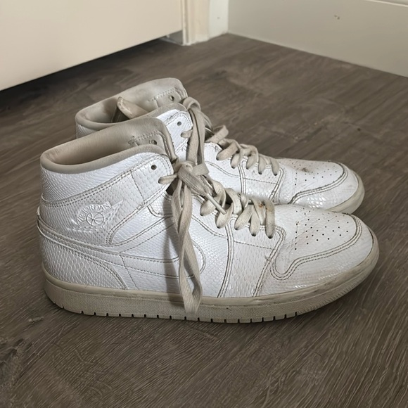 Nike snakeskin air jordan 1 mid - Picture 1 of 4
